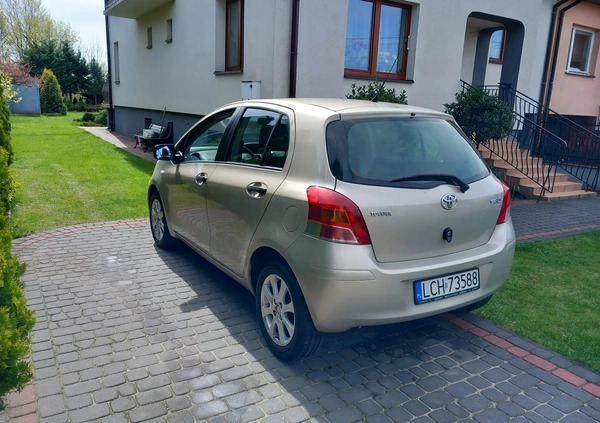 Toyota Yaris cena 18500 przebieg: 156000, rok produkcji 2009 z Kozienice małe 79